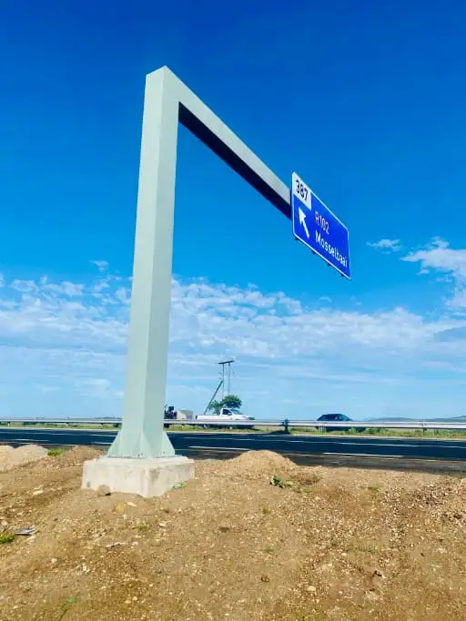 Civil Projects 1, N2 signposts in the Mossel Bay area.