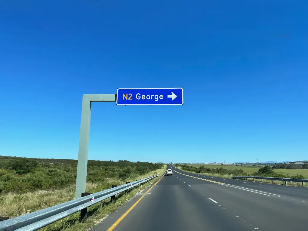 Civil Projects 9, N2 signposts in the Mossel Bay area.