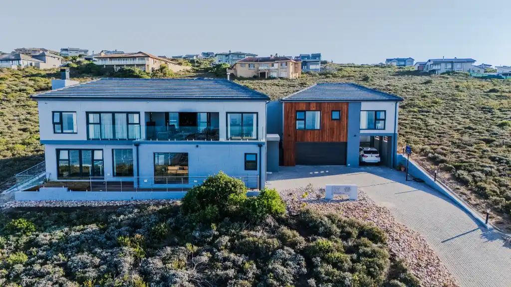 Drone photography of the property and surrounding area